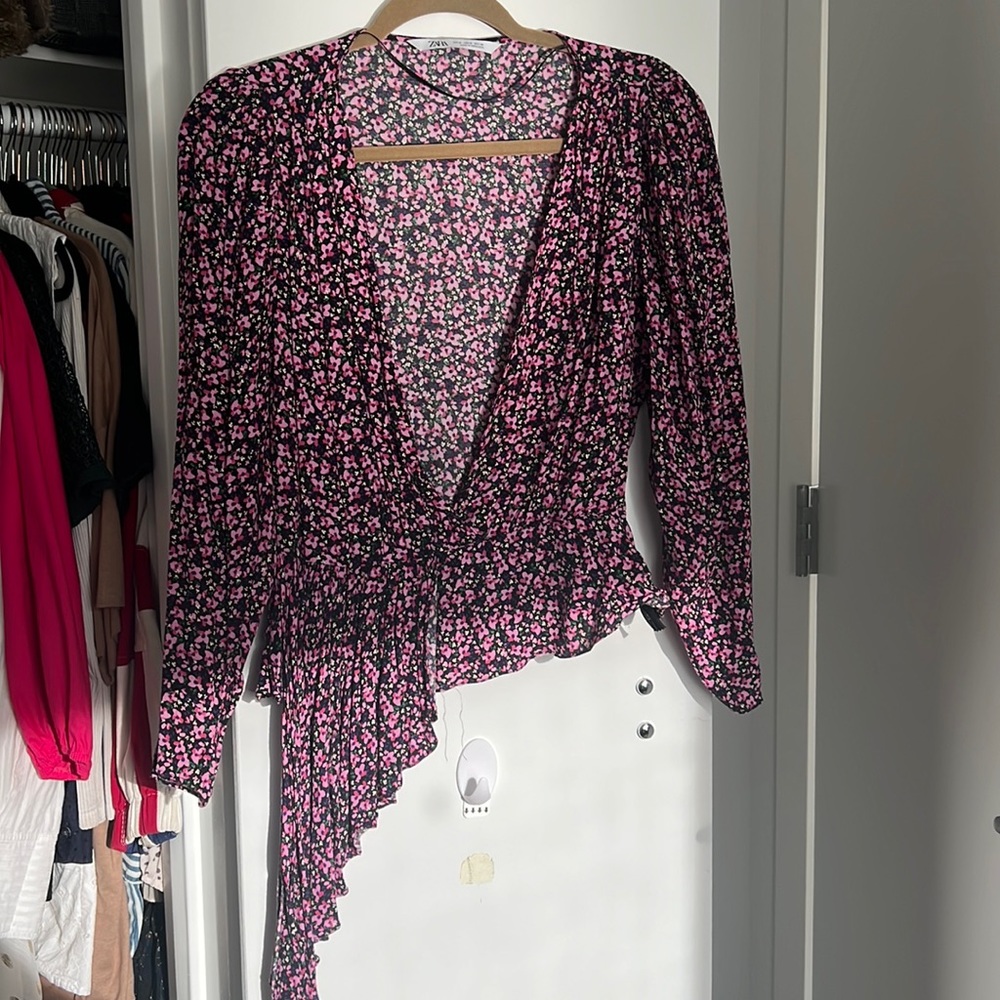 ZARA Pink floral pleated balloon sleeve blouse